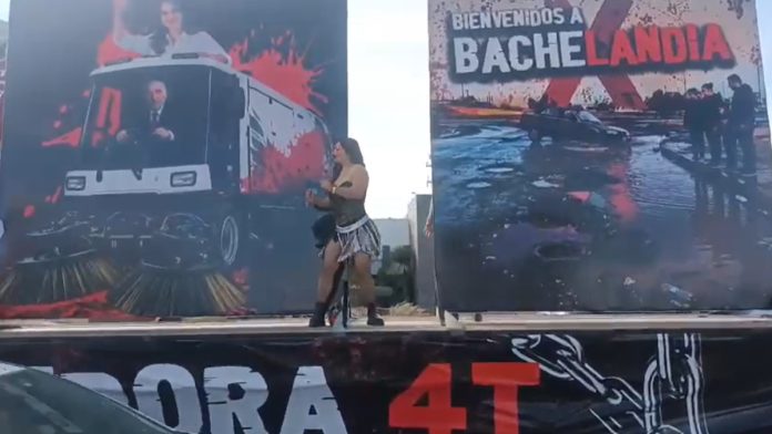 Ciudad Juárez, Chihuahua: Caravana de camiones exhibe a politícos