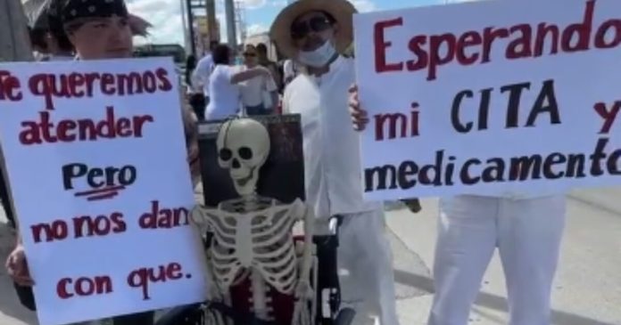 Trabajadores del IMSS marchan en Ciudad Juárez y Tampico por falta de insumos y personal